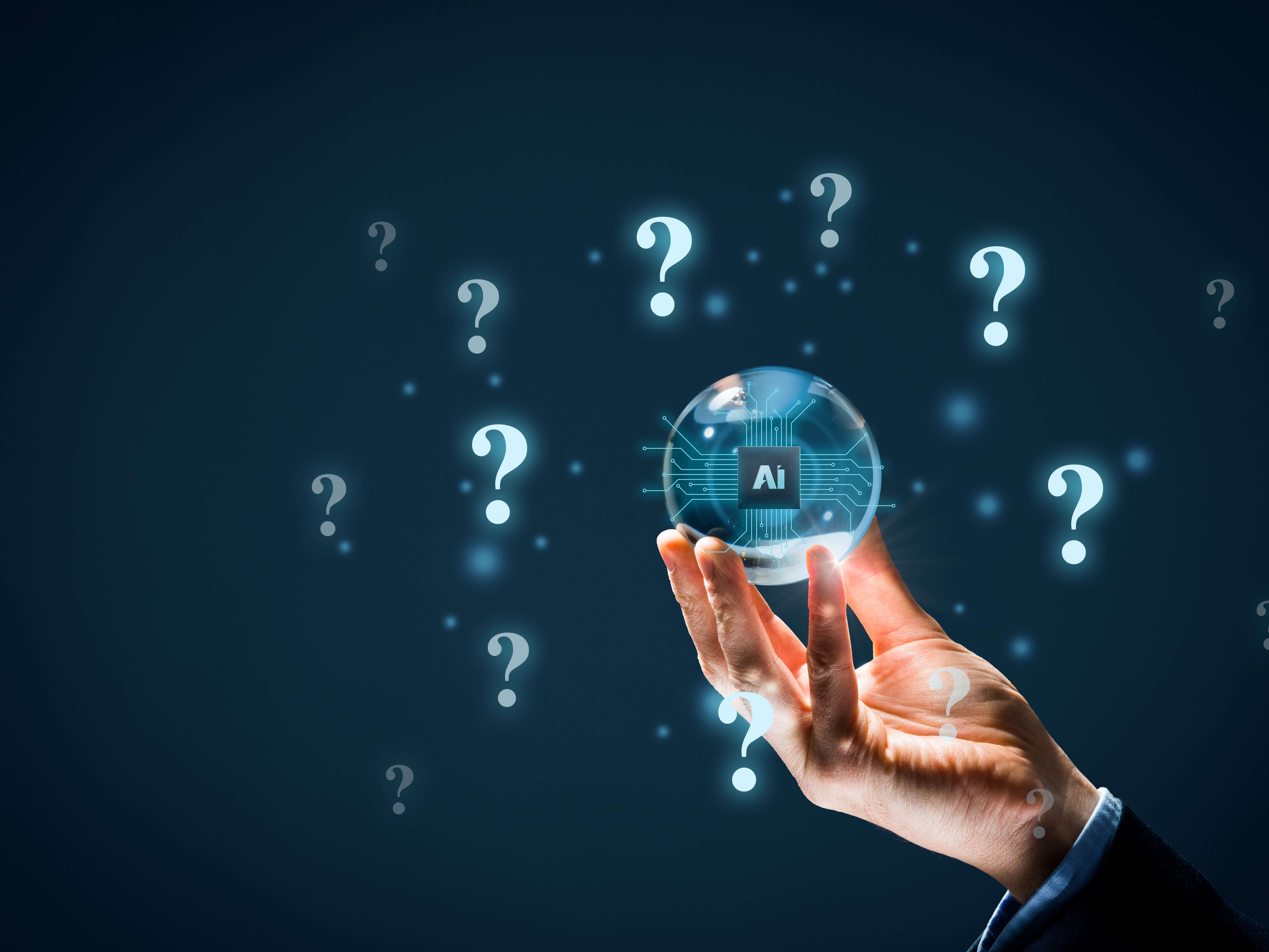 Software-Migration mit KI: Hand eines Geschäftsmanns mit KI-Glaskugel und Fragezeichen